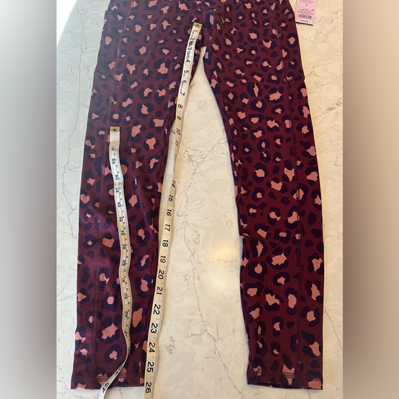 🥰 2/$15 Wild fable purple cheetah leggings - Picture 5 of 9